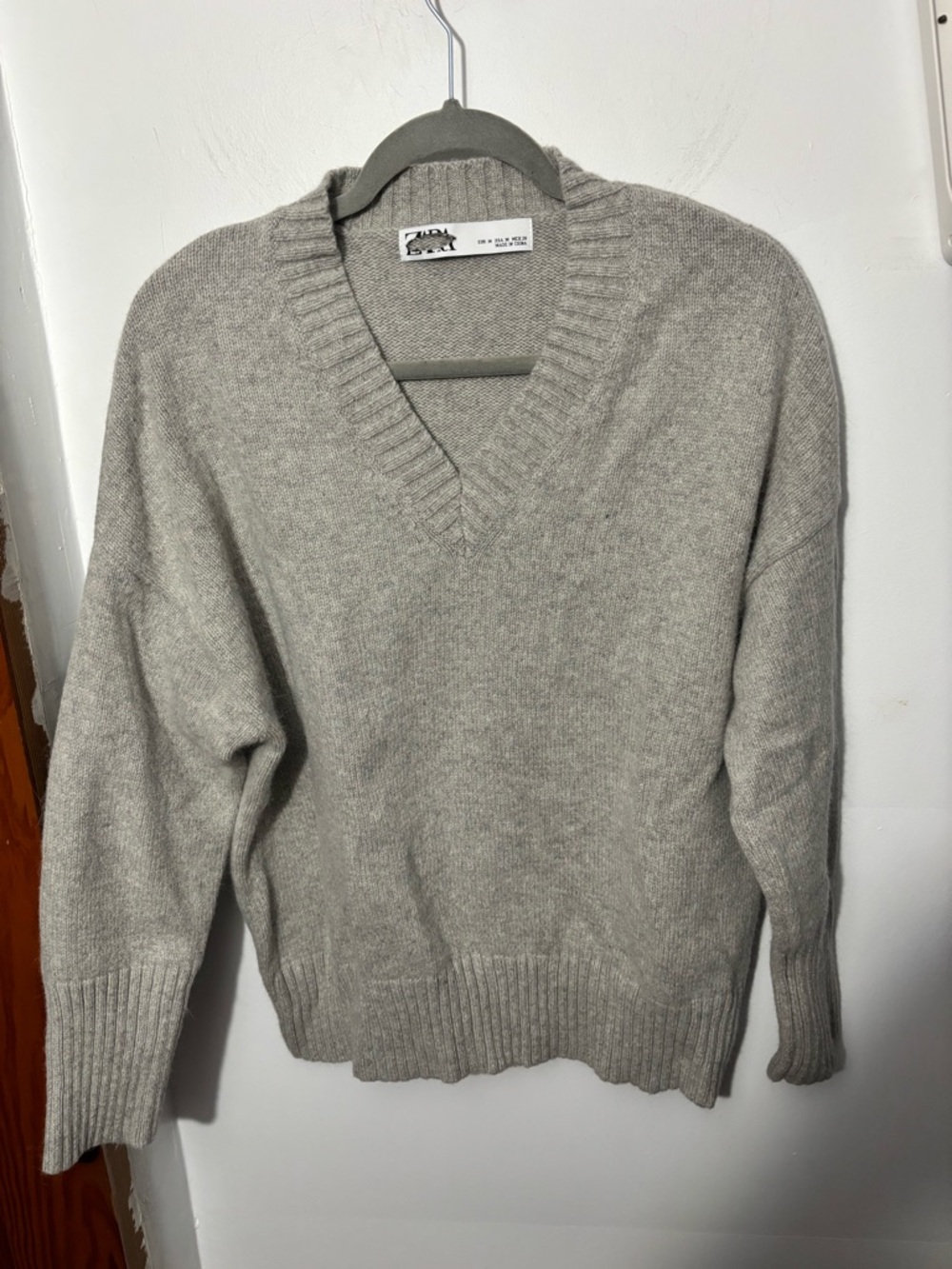 Zara wool Vneck sweater